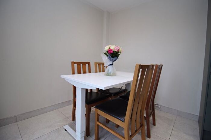 3 Bedroom Terraced House For Sale In Ellwood Close, Southampton, SO19