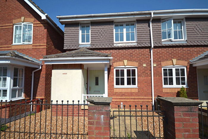 2 Bedroom Semi-Detached House To Rent In York Road, Kettering, Northamptonshire, NN16