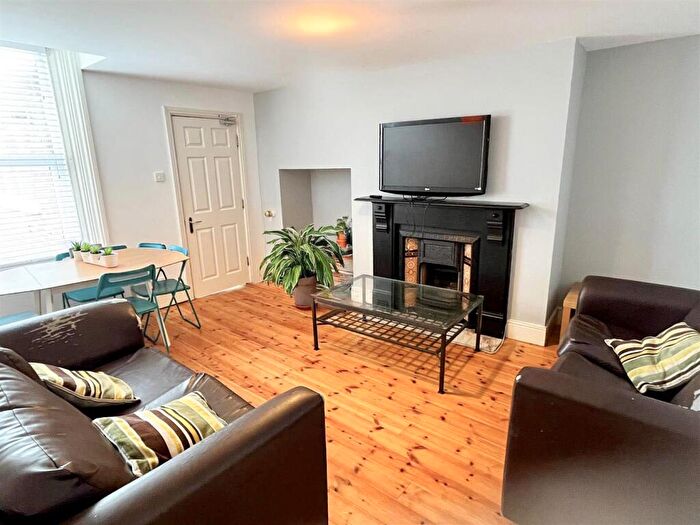 5 Bedroom Maisonette To Rent In Bolingbroke Street, Heaton, NE6