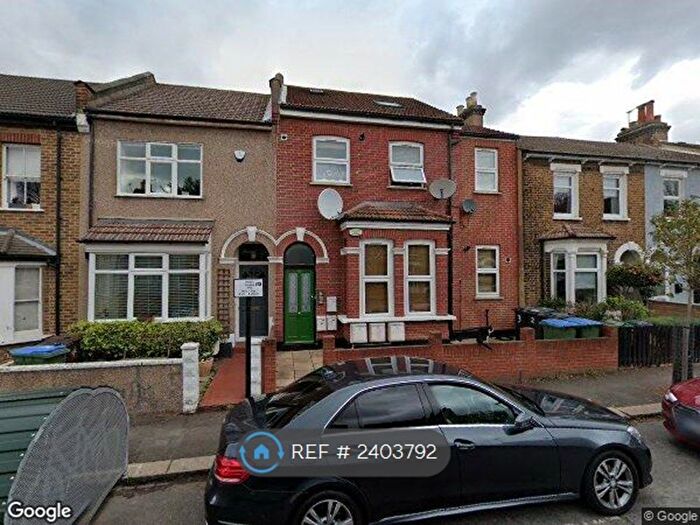 2 Bedroom Flat To Rent In Granville Road, London, E17