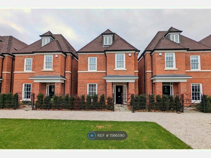 4 Bedroom Detached House To Rent In Broadoaks Park Road, West Byfleet, KT14