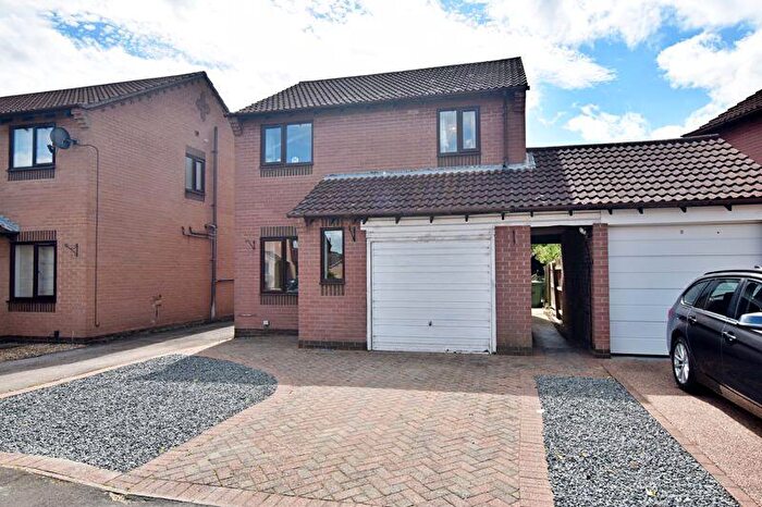 3 Bedroom Link Detached House For Sale In Hale Close, Glebe Park, Lincoln, LN2
