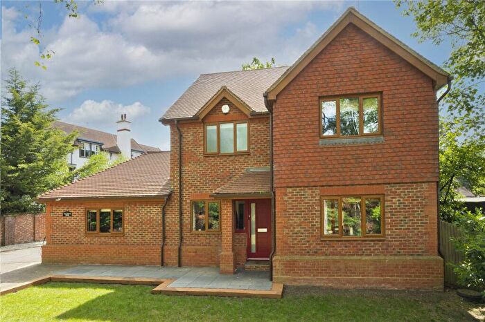4 Bedroom Detached House To Rent In Upper Brighton Road, Surbiton, Surrey, KT6