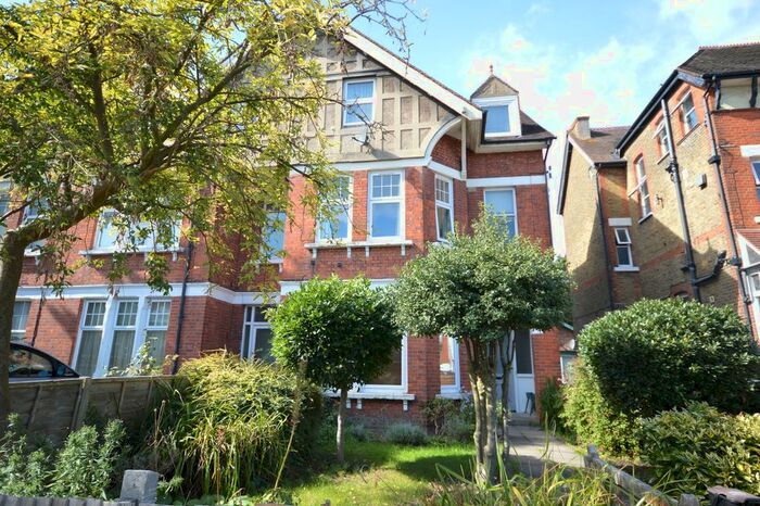 2 Bedroom Flat To Rent In Conyers Road, London, SW16