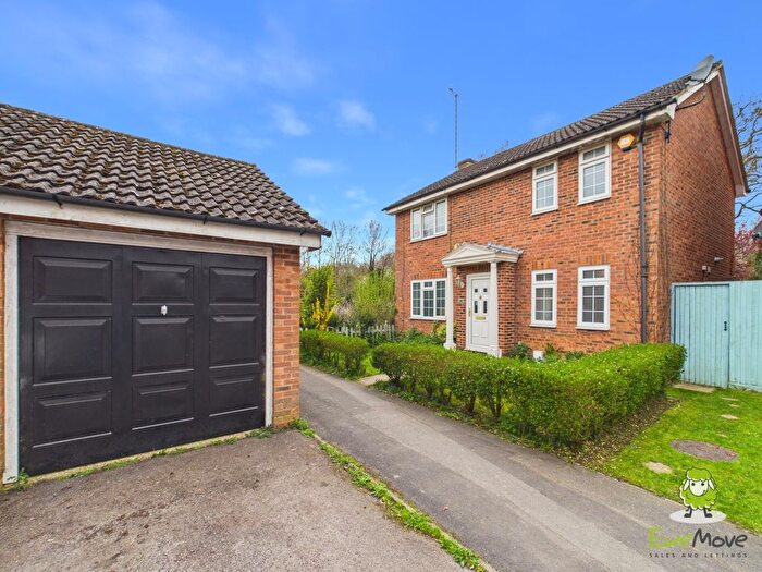 4 Bedroom Detached House For Sale In Saffron Close, Chineham, Basingstoke, Hampshire, RG24