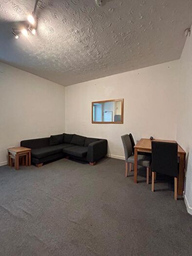 2 Bedroom Flat To Rent In Pitfour Street, West End, Dundee, DD2