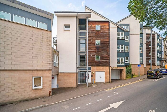 2 Bedroom Flat For Sale In / Wishaw Terrace, Meadowbank, Edinburgh, EH7