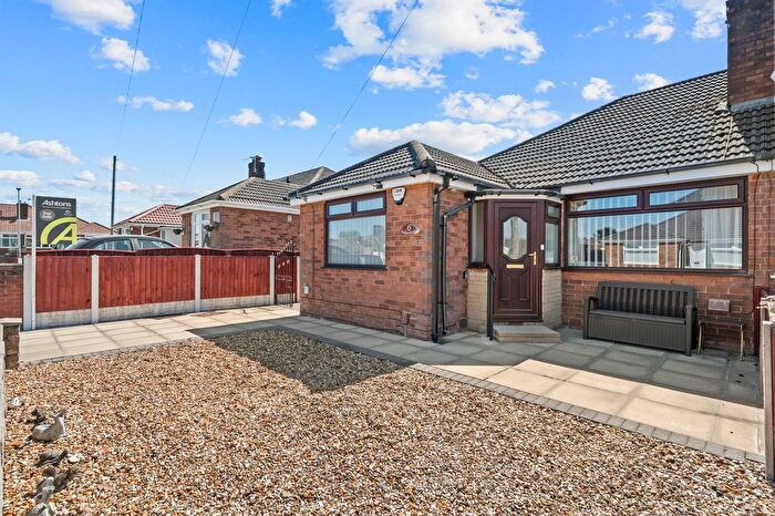 3 Bedroom Semi Detached House For Sale In Burnham Grove, Wigan, WN2