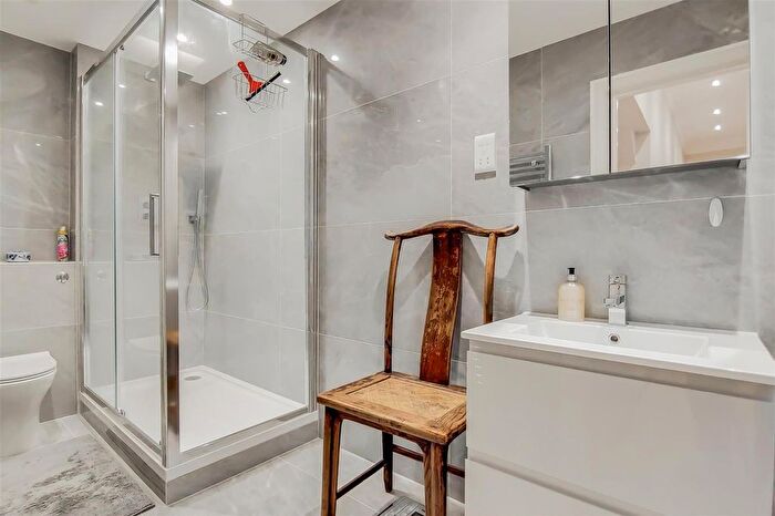 2 Bedroom Flat To Rent In Cornwall Gardens, London, SW7