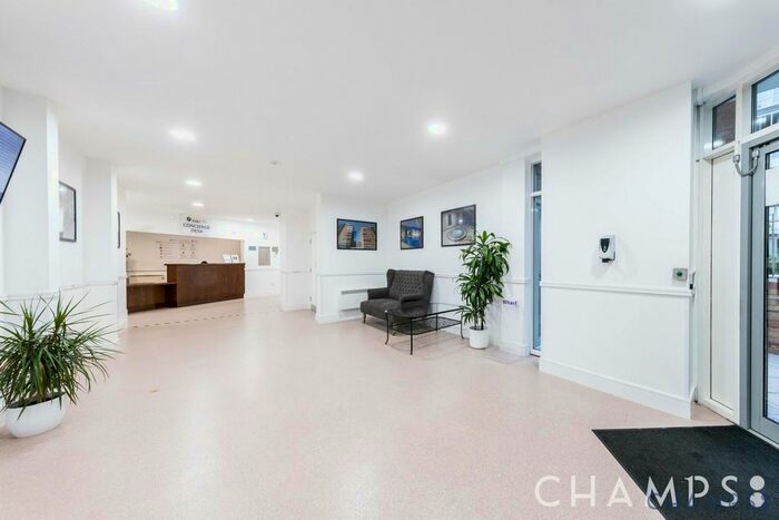 2 Bedroom Flat To Rent In Gainsborough House, Canary Central, Canary Wharf, E14