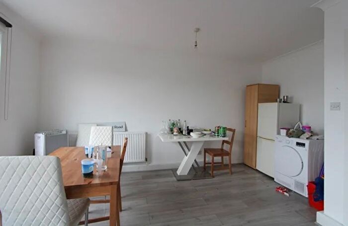 4 Bedroom Flat To Rent In Tulse Hill, Brixton, SW2