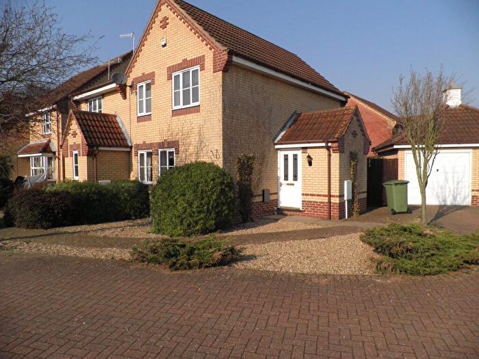 3 Bedroom Semi-Detached House To Rent In Mallow Road, Thetford, IP24