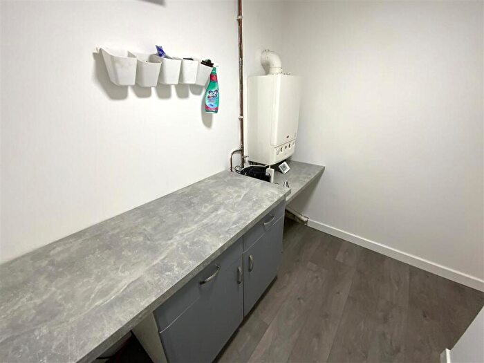 2 Bedroom Apartment To Rent In Easdale, St Leonards, East Kilbride, G74