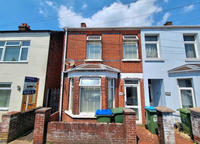 2 Bedroom Property To Rent In Gordon Road, Fareham, PO16