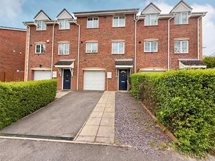 3 Bedroom Terraced House To Rent In Red Oaks Drive, Park Gate, Southampton, SO31