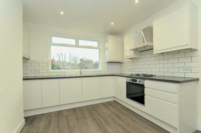 2 Bedroom Flat To Rent In Northwold Road, Clapton, E5