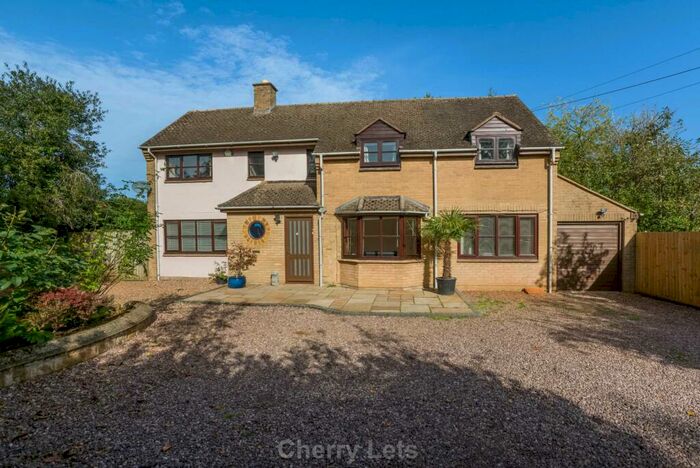 4 Bedroom Detached House To Rent In Clifton Road, Deddington, OX15