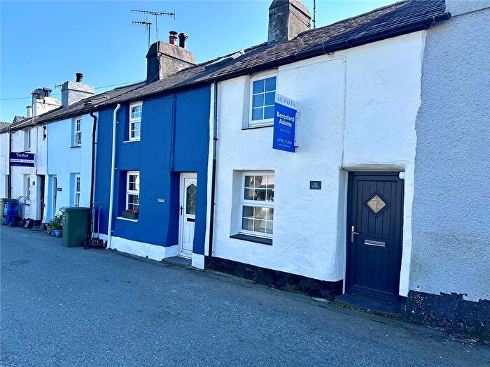 1 Bedroom Terraced House For Sale In Llanbedrog, Gwynedd, LL53