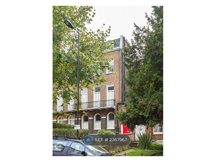 2 Bedroom Flat To Rent In Camberwell Grove, London, SE5