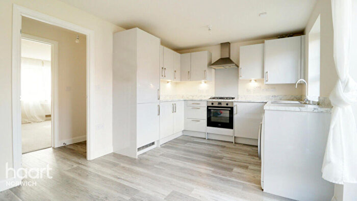 3 Bedroom Semi Detached House To Rent In Humprey Way, Norwich, NR13