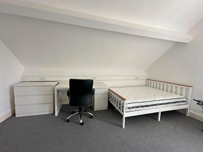 3 Bedroom Flat To Rent In Clarkegrove Road, Sheffield, S10