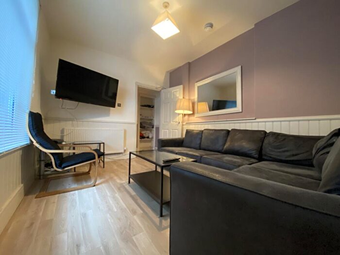 5 Bedroom House To Rent In Strathnairn Street, Roath, CF24