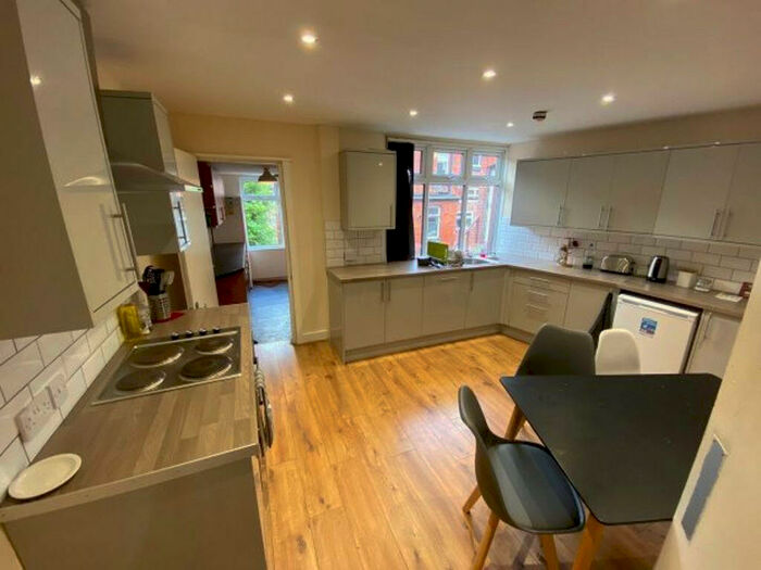 4 Bedroom House To Rent In Richmond Mount, Leeds, LS6