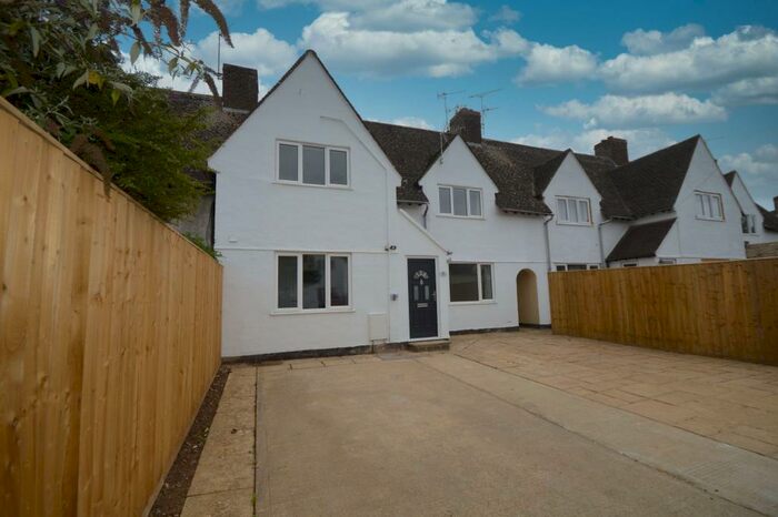 6 Bedroom Terraced House To Rent In Student Property - Lawrence Road Bed Fully Furnished Property, GL7