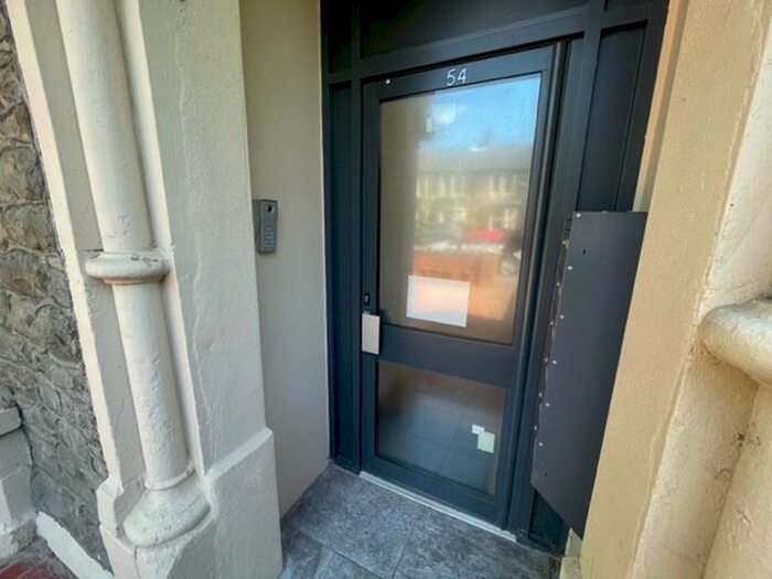 2 Bedroom Flat To Rent In Stacey Road, Cardiff, CF24