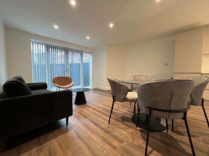 2 Bedroom Duplex To Rent In Barrfield Road, Salford, M6