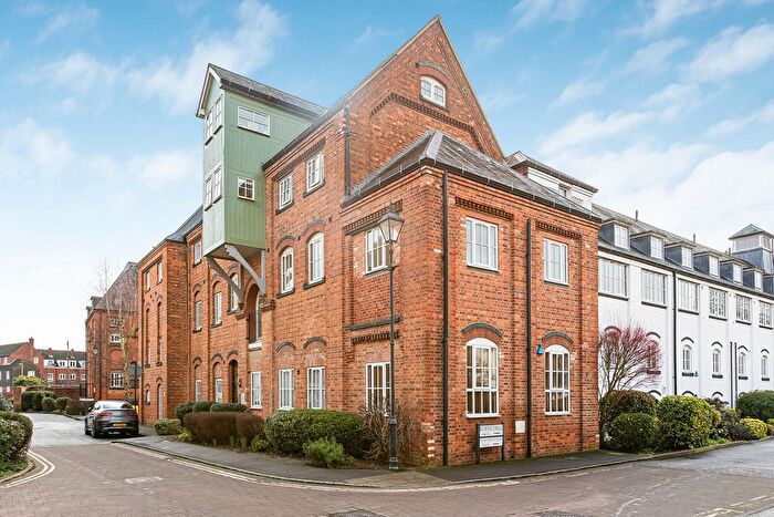 2 Bedroom Flat For Sale In George Morland House, Abingdon, OX14