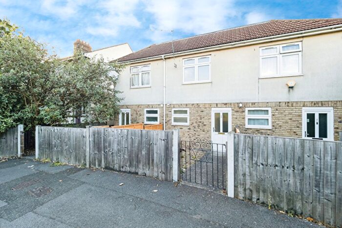 2 Bedroom Terraced House To Rent In Oldchurch Road, RM7