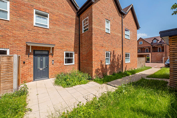 1 Bedroom Apartment For Sale In Malden Road, Cheam, Sutton, SM3
