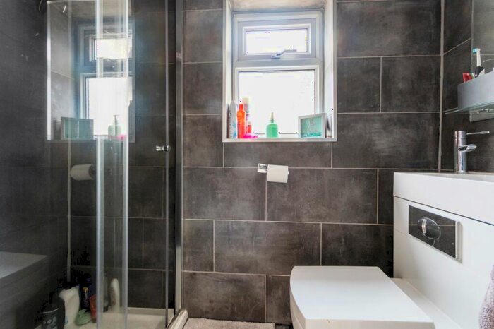 5 Bedroom Detached House For Sale In Rufford Avenue, Yeadon, Leeds, West Yorkshire, LS19