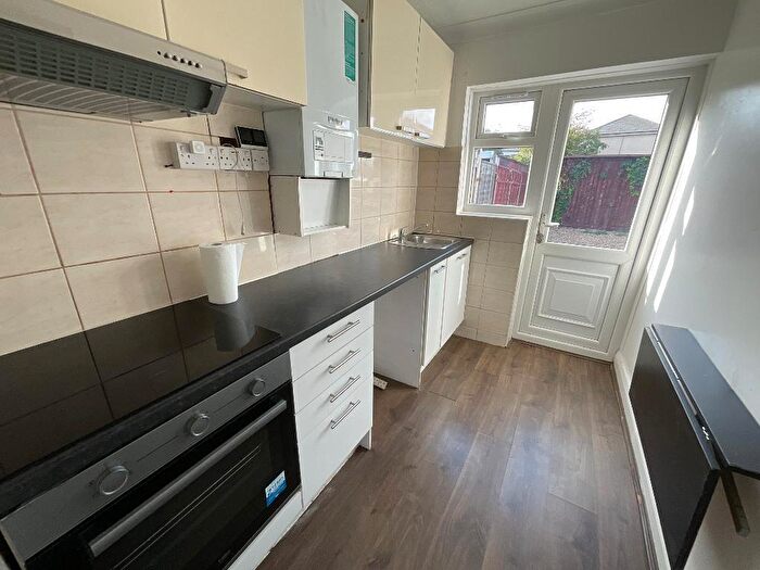 1 Bedroom Flat For Sale In Askwith Road, Rainham, Essex, RM13
