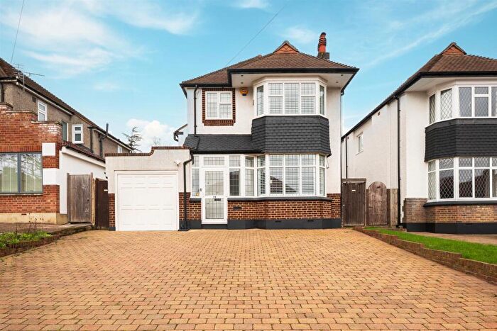 3 Bedroom Detached House For Sale In Pickhurst Mead, Hayes, BR2