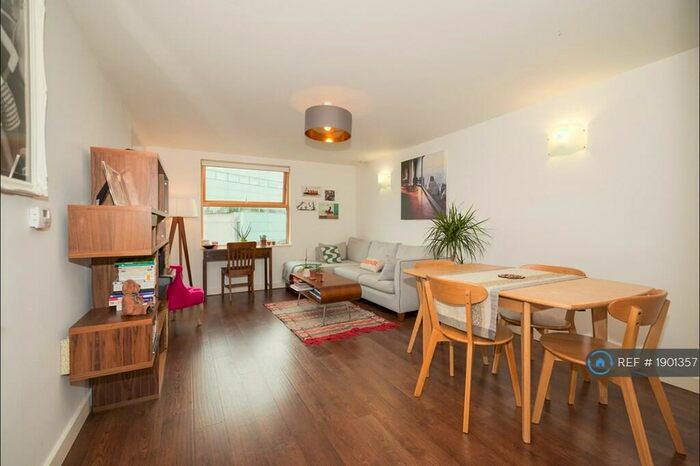 1 Bedroom Flat To Rent In Lloyds Row, London, EC1R