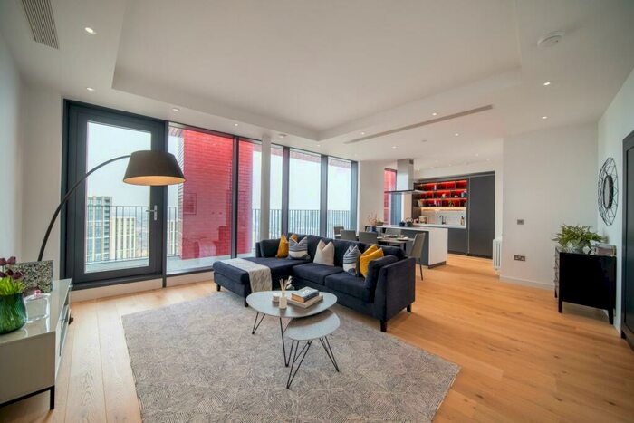 3 Bedroom Penthouse To Rent In Defoe House, London City Island, London, E14