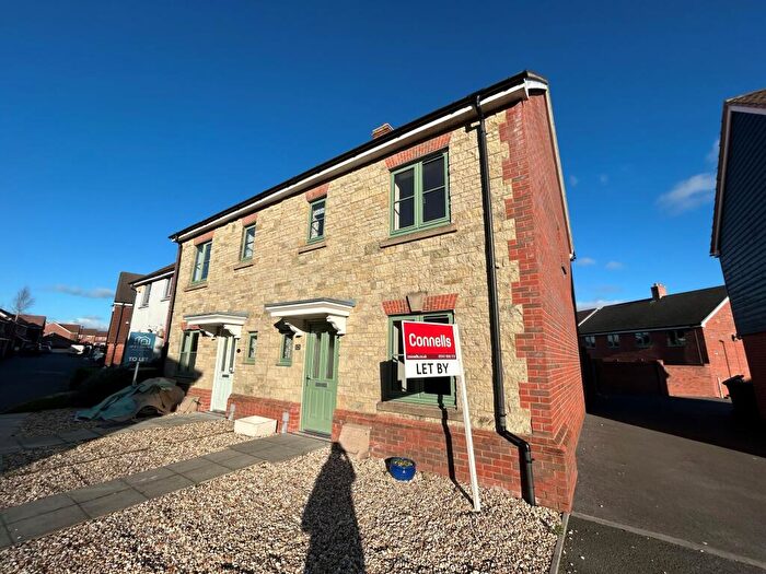 3 Bedroom Semi-Detached House To Rent In Anstee Road, Shaftesbury, SP7