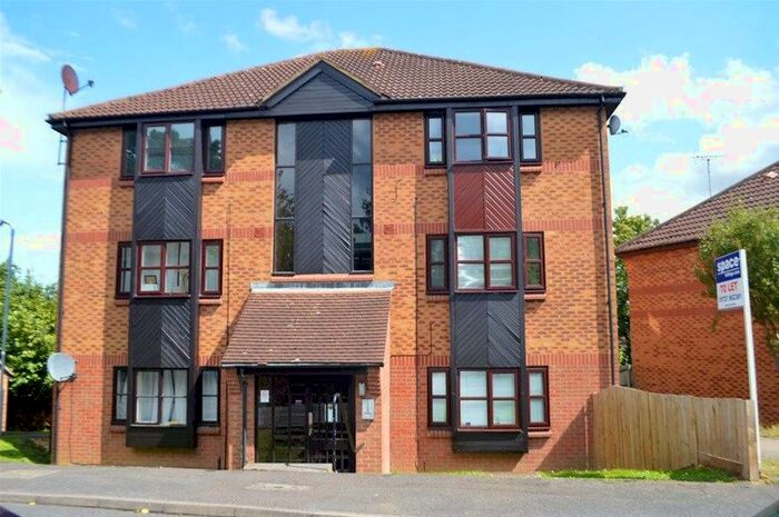 Studio To Rent In Mercers Row, St Albans, AL1