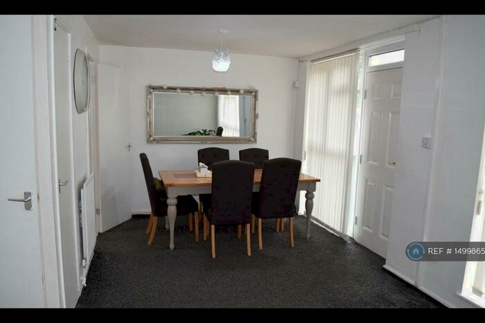 2 Bedroom Terraced House To Rent In Freetown Close, Manchester, M14