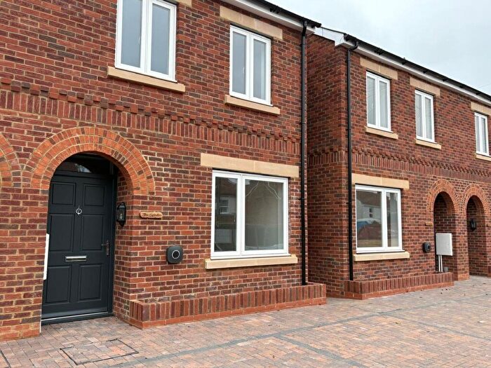 3 Bedroom Semi-Detached House For Sale In Windmill Road, Mortimer Common, Reading, Berkshire, RG7