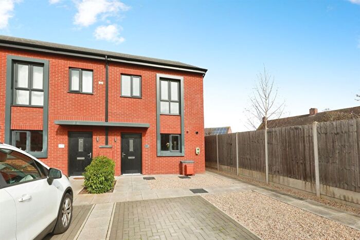 2 Bedroom End Terrace House For Sale In St. Luke Drive, Wellesbourne, Warwick, CV35