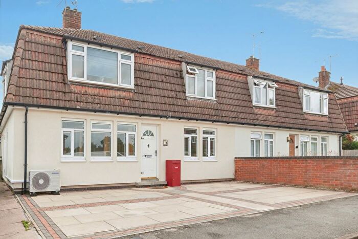 2 Bedroom Maisonette For Sale In Queens Road, Leicester, Leicestershire, LE8