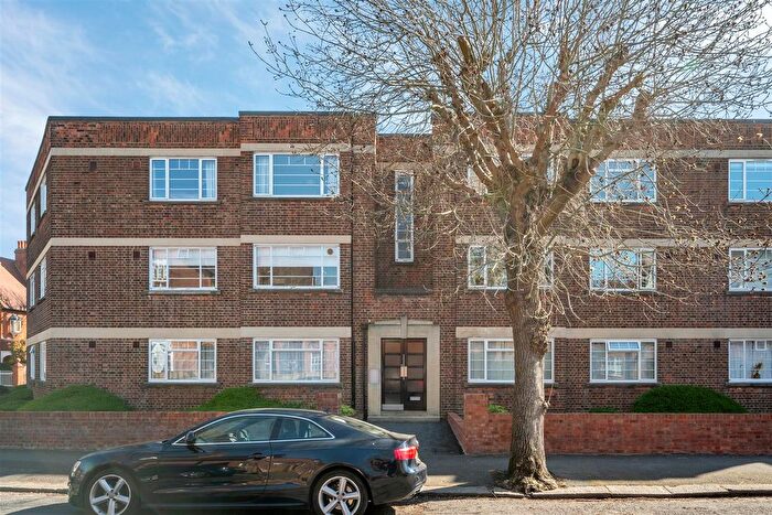 3 Bedroom Flat To Rent In St Catherines Court, Bedford Road, London, W4