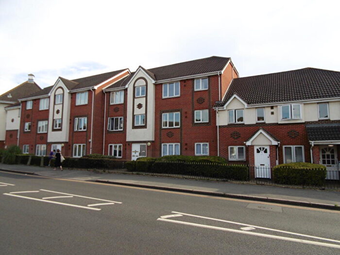 2 Bedroom Flat For Sale In Melford Place, Ongar Road, Brentwood, CM15