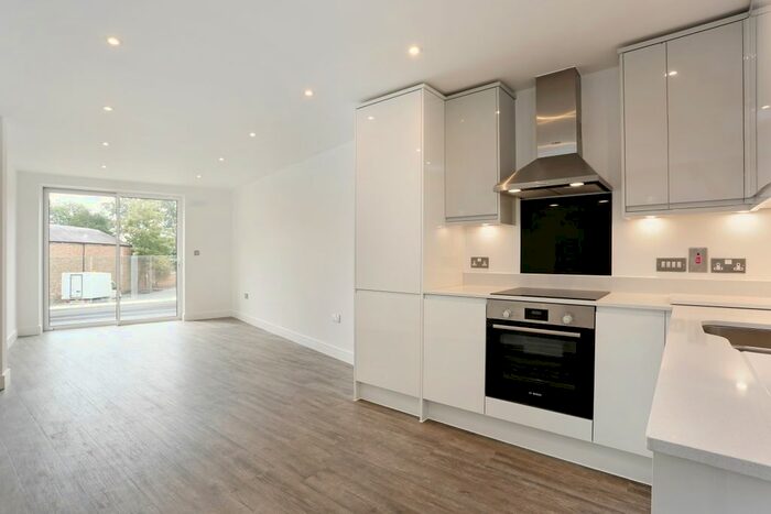 1 Bedroom Flat To Rent In Acre Passage, Windsor, SL4