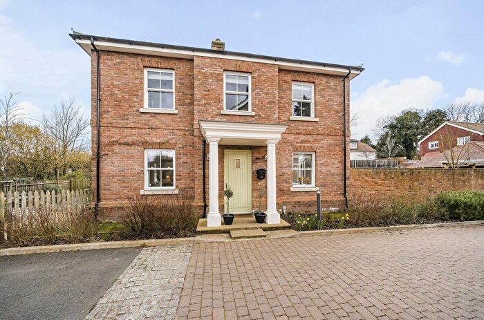 4 Bedroom Detached House To Rent In Wheatsheaf Close, North Waltham, Basingstoke, Hampshire, RG25