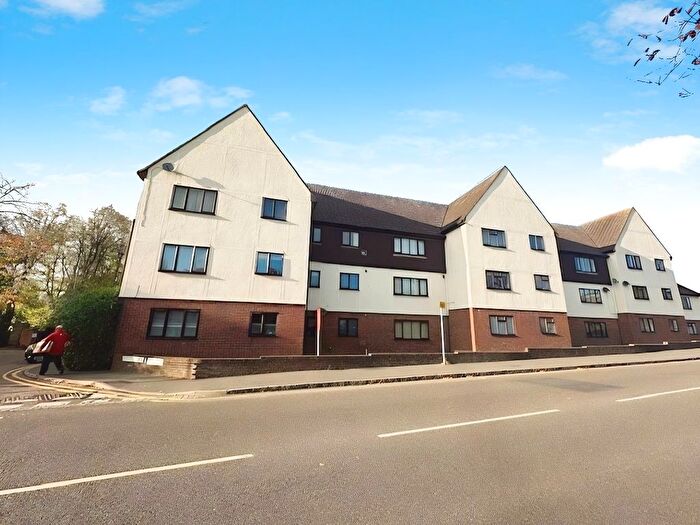2 Bedroom Flat For Sale In Abbotts Place, Chelmsford, CM2