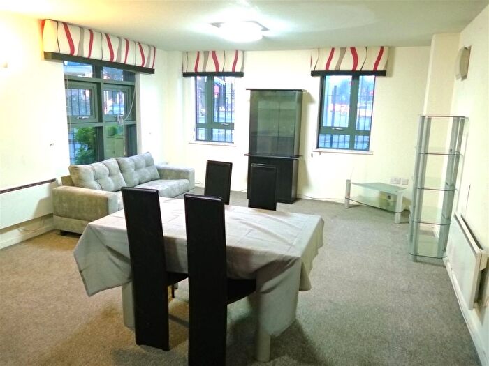 2 Bedroom Flat To Rent In City Gate, Blantyre Street, M15